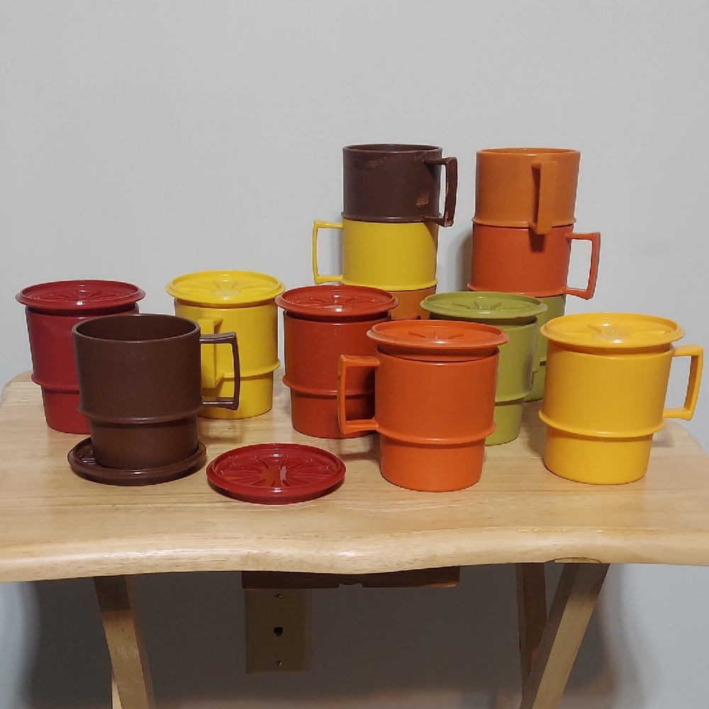 Vintage Stackable Tupperware Mugs Set Of 13 With 8 Lids